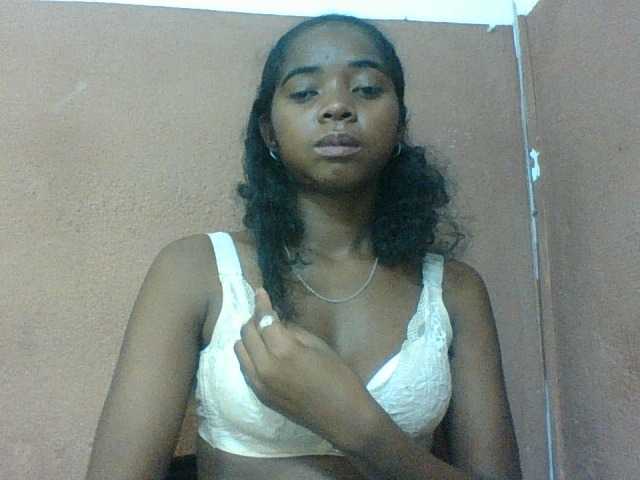 Luciah1 live cam on BongaCams