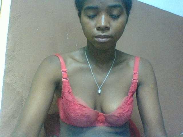 Luciah1 live cam on BongaCams