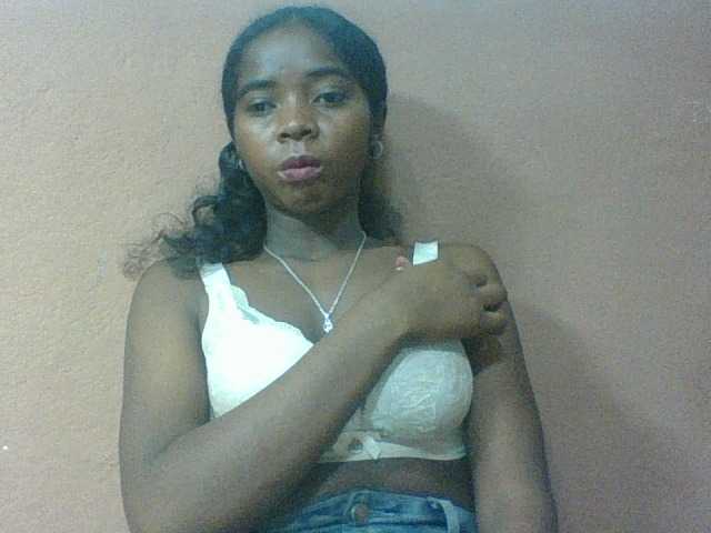 Luciah1 live cam on BongaCams