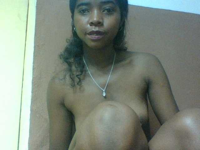 Luciah1 live cam on BongaCams