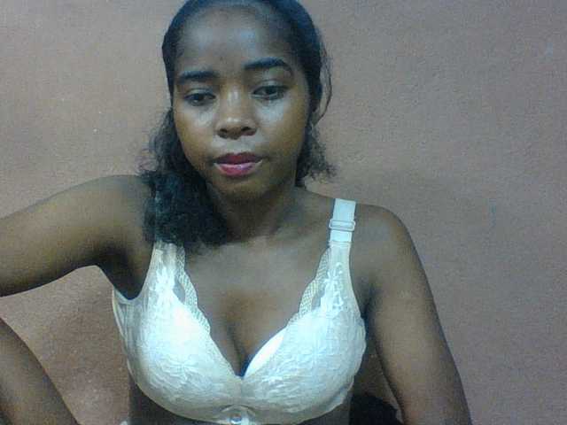 Luciah1 live cam on BongaCams