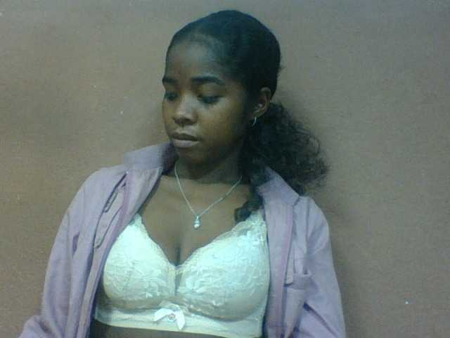 Luciah1 live cam on BongaCams
