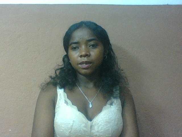 Luciah1 live cam on BongaCams