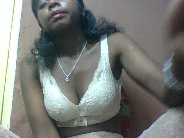 Luciah1 live cam on BongaCams