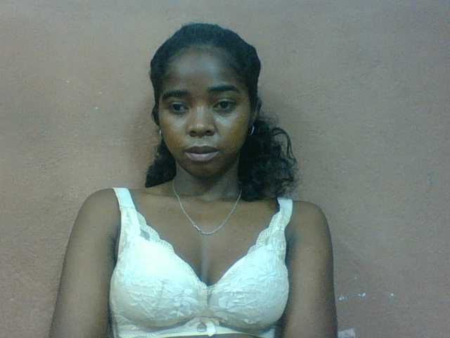 Luciah1 live cam on BongaCams
