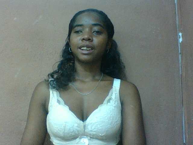Luciah1 live cam on BongaCams