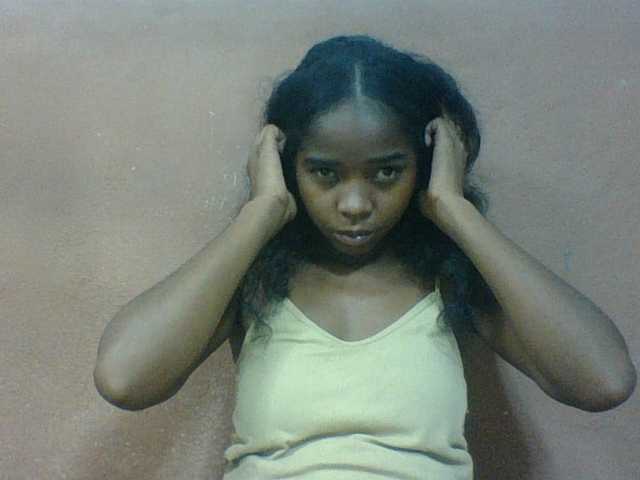 Luciah1 live cam on BongaCams