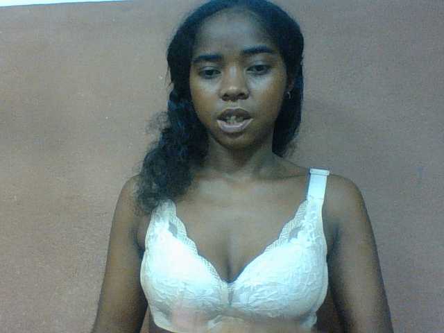 Luciah1 live cam on BongaCams