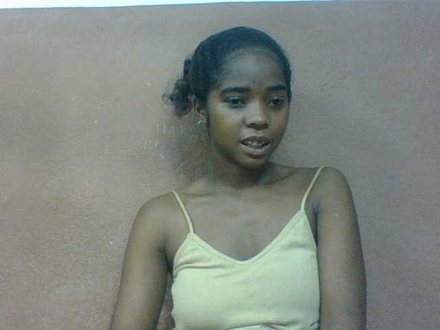 Luciah1 live cam on BongaCams