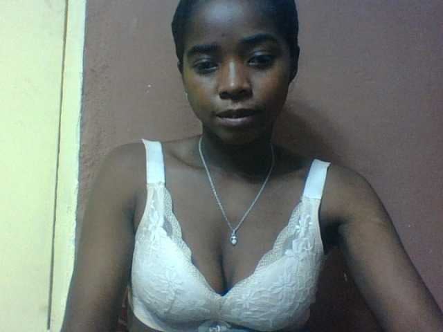 Luciah1 live cam on BongaCams