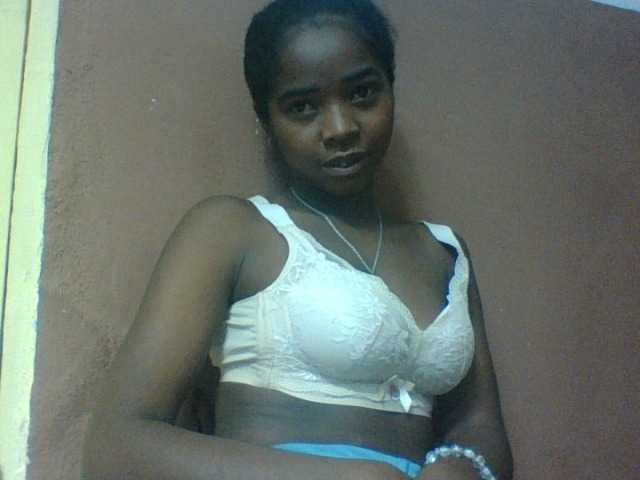 Luciah1 live webcam show