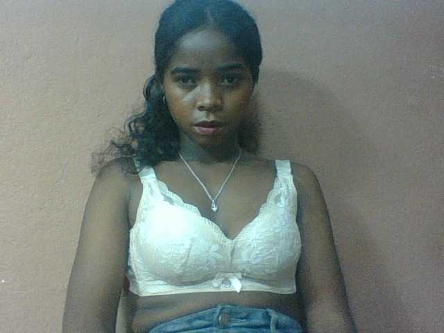 Luciah1 live cam on BongaCams