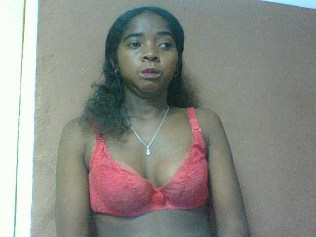 Luciah1 live webcam show