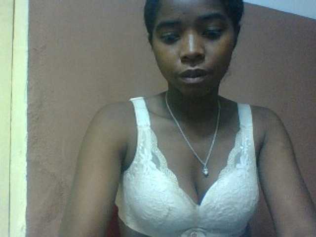 Luciah1 live webcam show