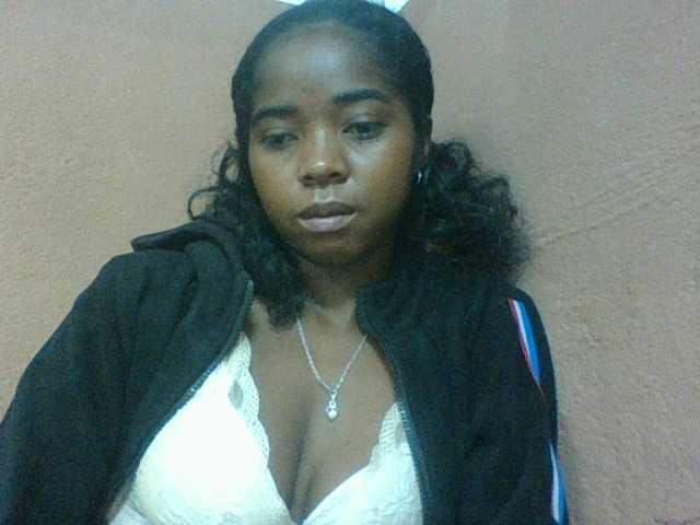 Luciah1 live cam on BongaCams