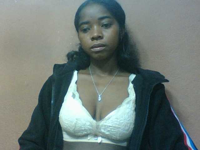 Luciah1 live cam on BongaCams