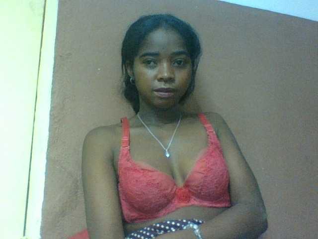 Luciah1 live cam on BongaCams