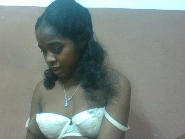 Luciah1 live cam on BongaCams