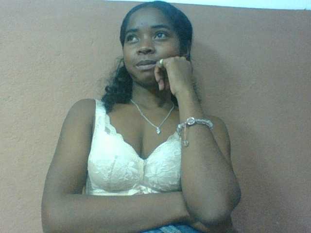 Luciah1 live cam on BongaCams