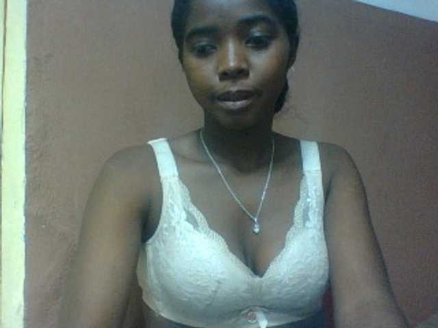 Luciah1 live webcam show