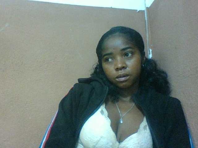 Luciah1 live cam on BongaCams