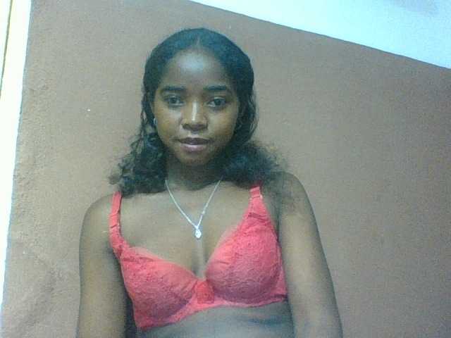 Luciah1 live webcam show
