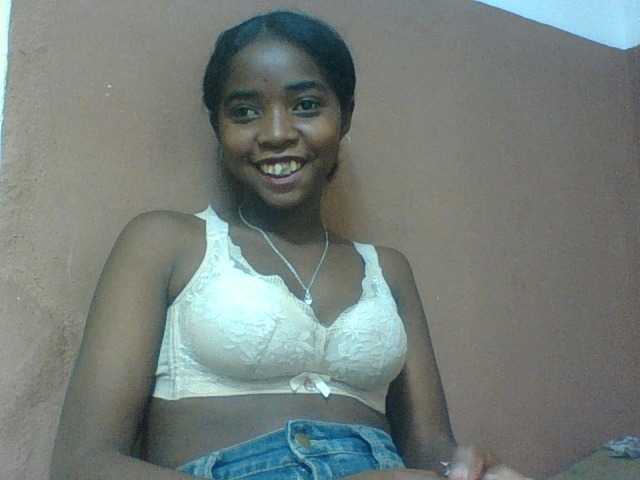 Luciah1 live webcam show