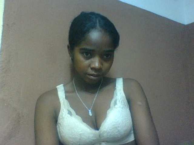 Luciah1 live webcam show