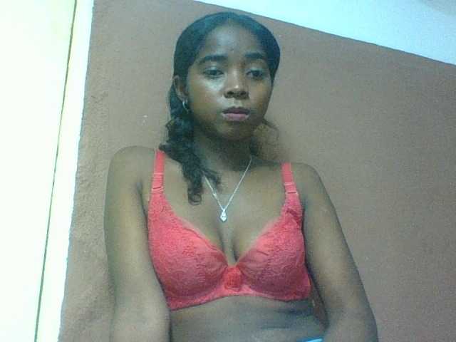 Luciah1 live webcam show