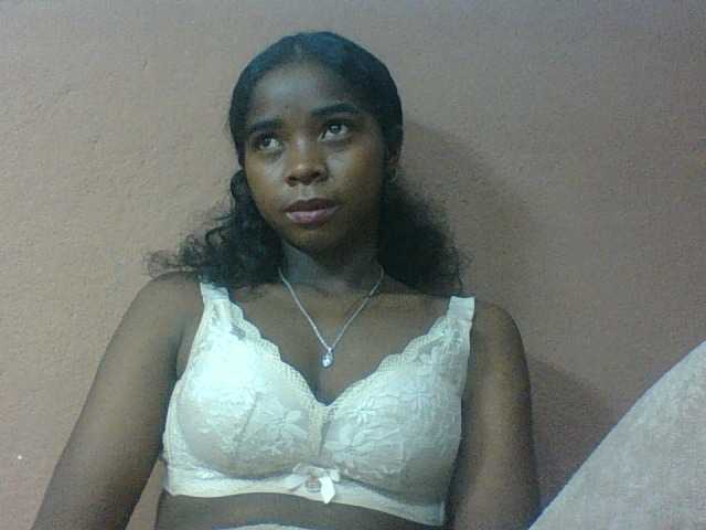 Luciah1 live cam on BongaCams