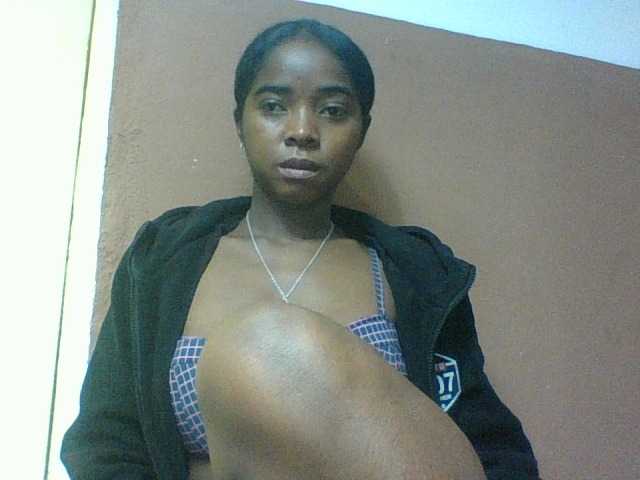 Luciah1 live webcam show