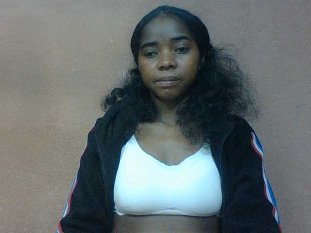 Luciah1 live cam on BongaCams