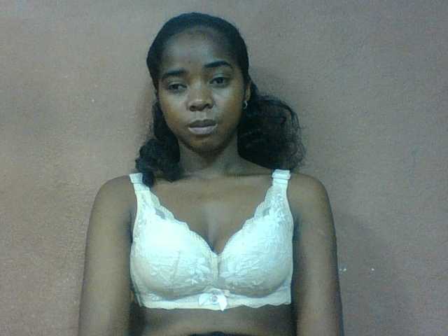 Luciah1 live cam on BongaCams
