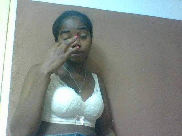 Luciah1 live webcam show
