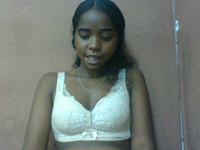 Luciah1 live cam on BongaCams