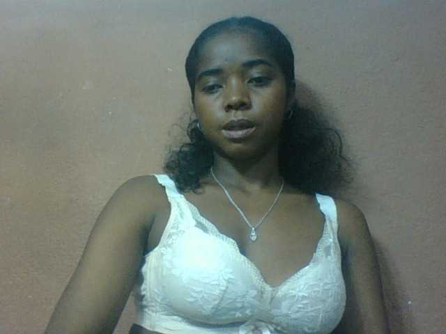 Luciah1 live cam on BongaCams