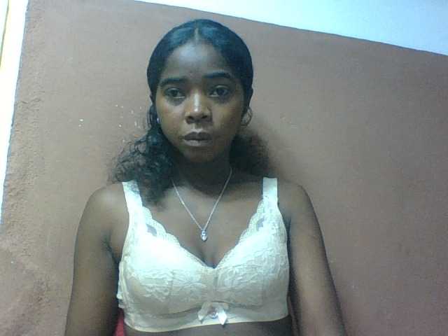 Luciah1 live cam on BongaCams