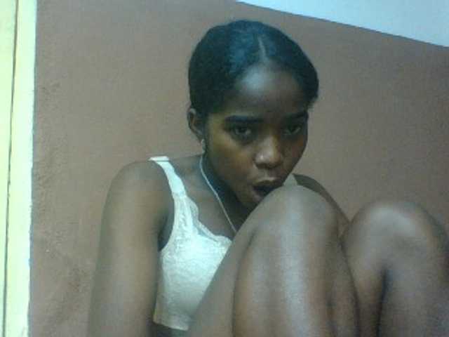 Luciah1 live cam on BongaCams