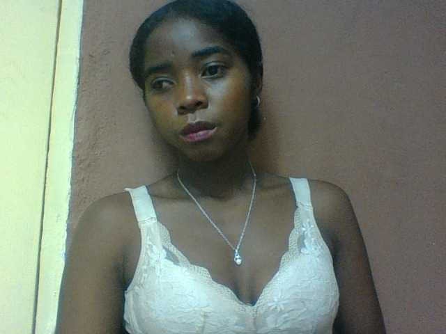 Luciah1 live webcam show