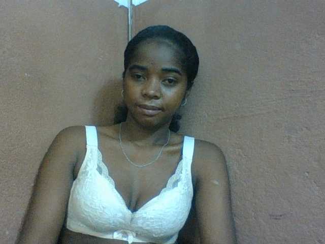 Luciah1 live cam on BongaCams