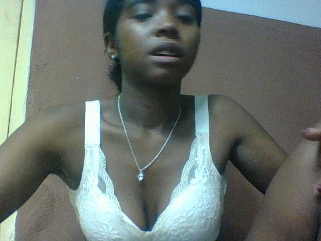 Luciah1 live cam on BongaCams