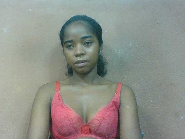 Luciah1 live cam on BongaCams