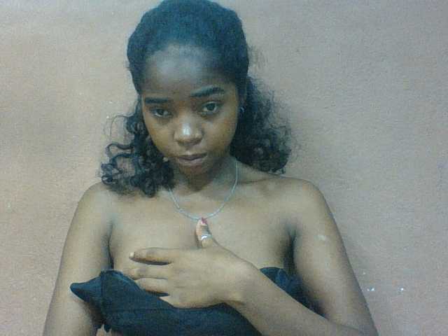 Luciah1 live cam on BongaCams