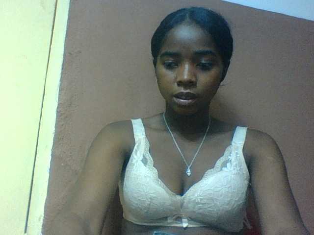 Luciah1 live webcam show