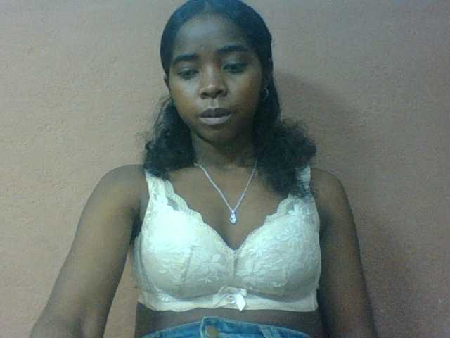 Luciah1 live cam on BongaCams