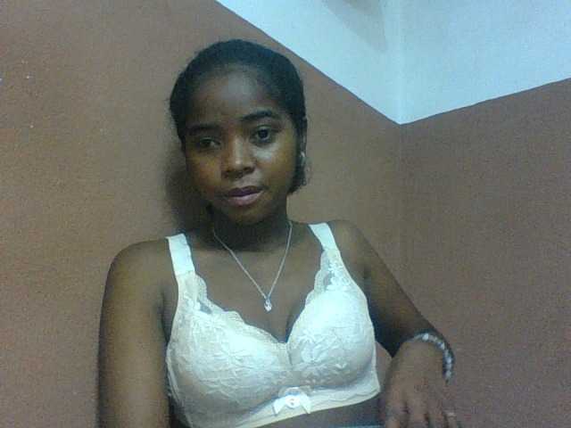 Luciah1 live cam on BongaCams