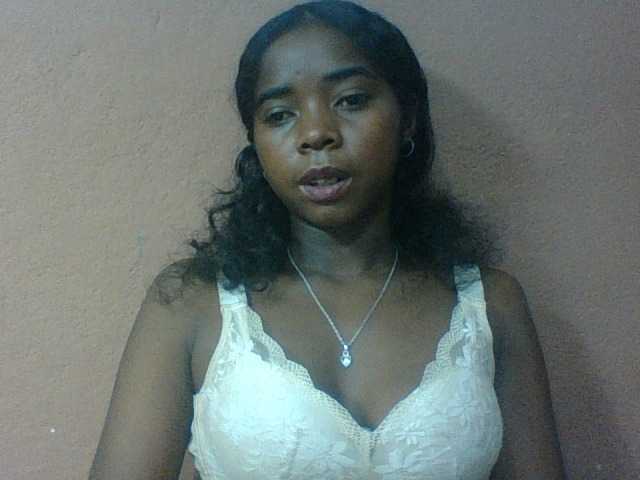 Luciah1 live cam on BongaCams