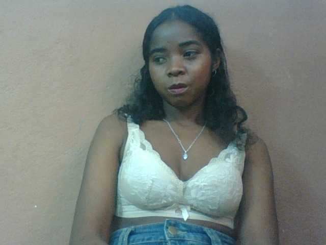 Luciah1 live cam on BongaCams