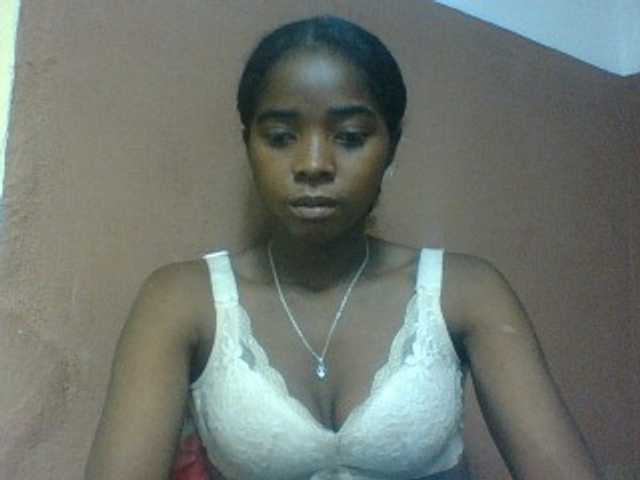 Luciah1 live webcam show