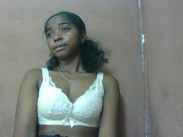 Luciah1 live cam on BongaCams